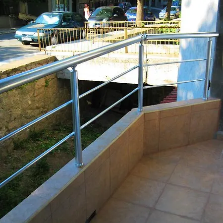 Apartment Aya *