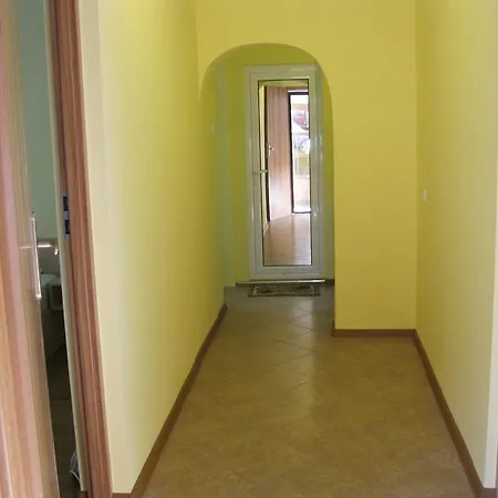 Apartment Aya *